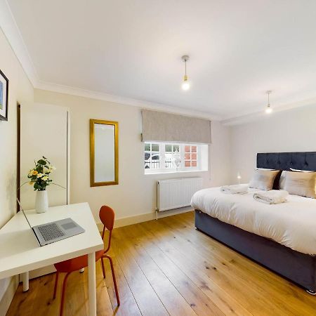 Redhill Town Centre Apartments By Livingo Extérieur photo