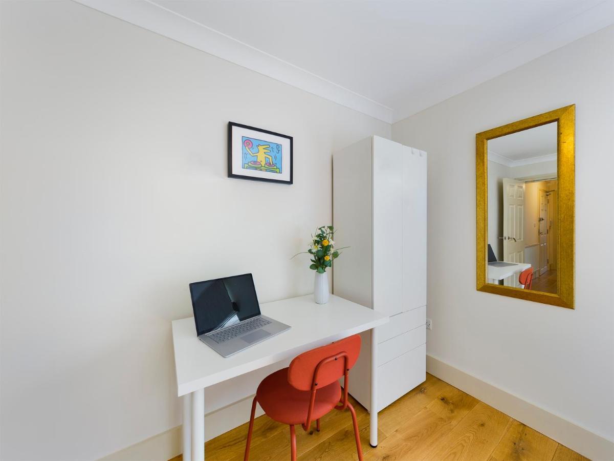 Redhill Town Centre Apartments By Livingo Extérieur photo